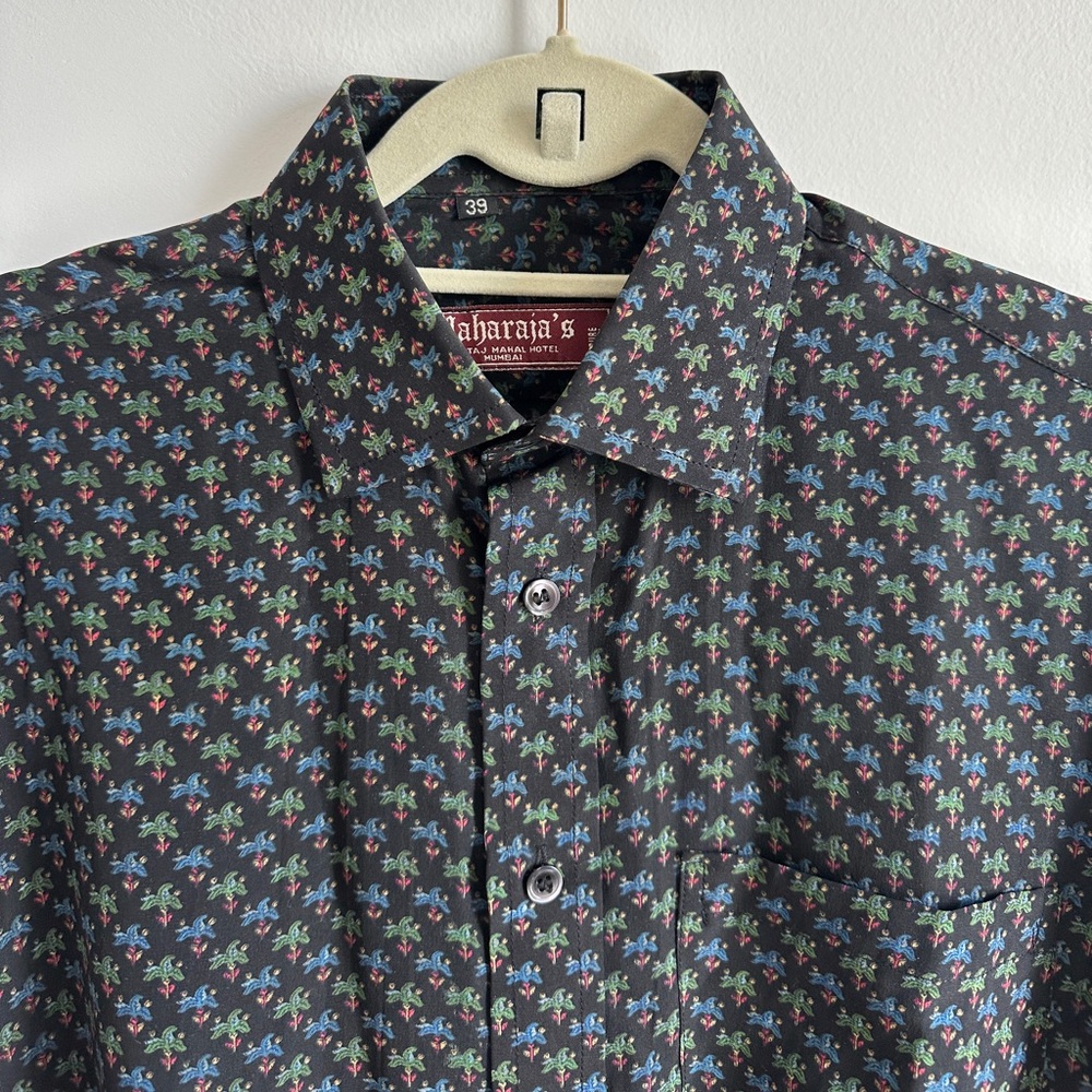 NEVER WORN 100% silk handmade men’s button up pattern shirt
